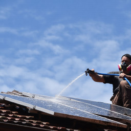 solar_panel_cleaning_northern_beaches_nsw_australia_2.jpg